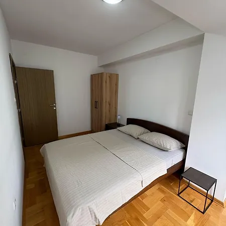 Apartment Dream Home-modern,familyheaven,bus Station